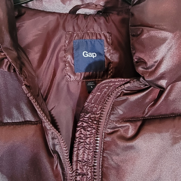 Womens Gap Size Small Burgundy Puffer Coat Jacket. - Picture 4 of 7